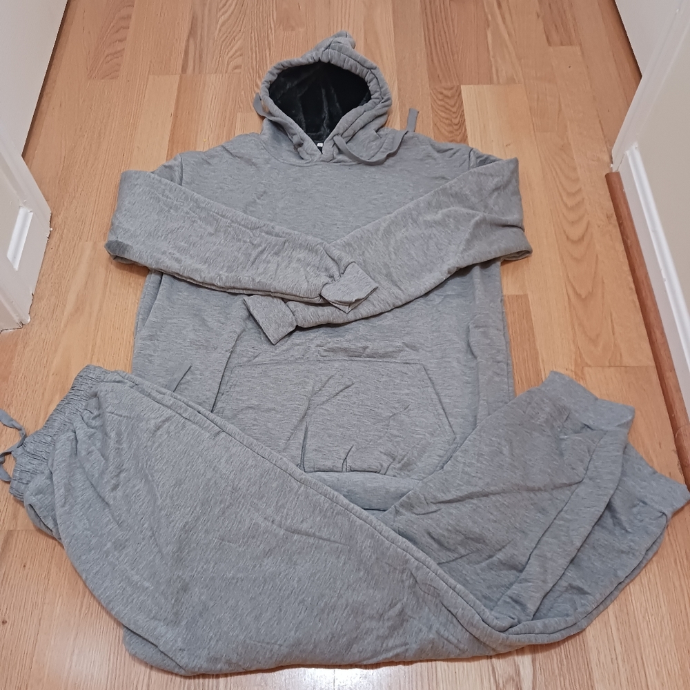 2 Piece Heavy Sweatsuit with Lining Joggers/Pullover Hoodie size Medium Unis